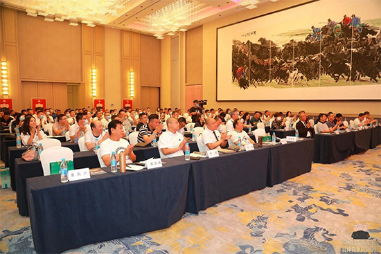 ڸԃF(tun)8cS200fت(jng)IF(tun)(du)