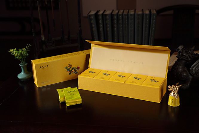 龍的傳人 ● 大紅袍