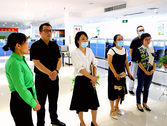 熱烈歡迎創(chuàng)新協(xié)同中心吳主任一行蒞臨火爆網(wǎng)參觀考察!