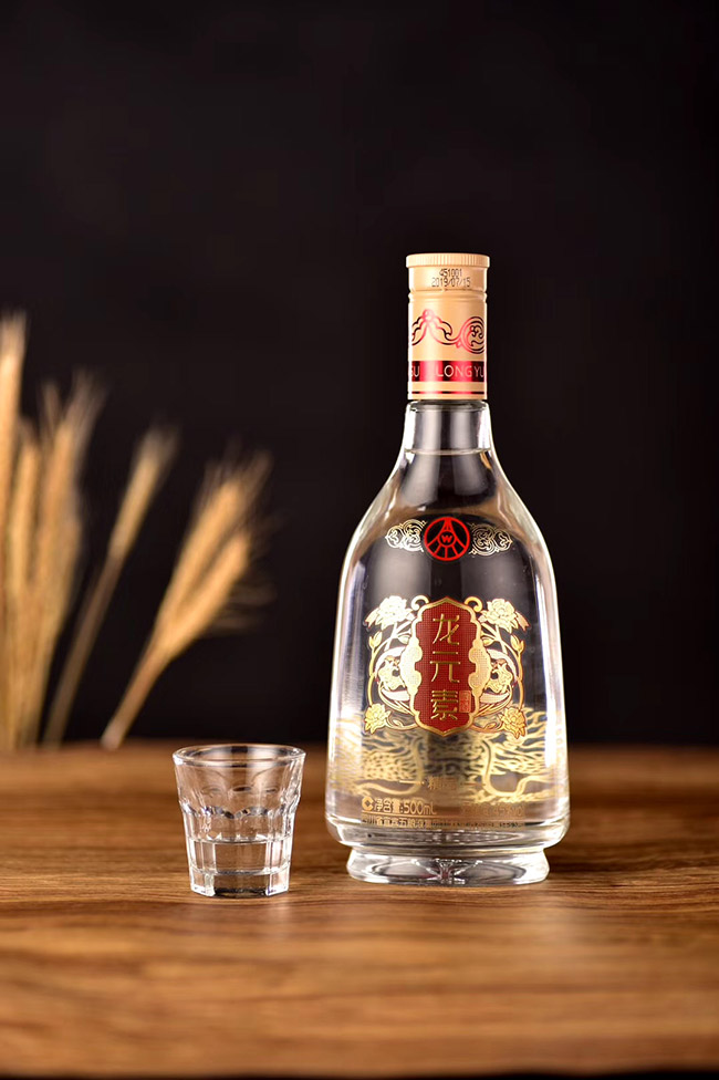 龍?jiān)鼐凭窛庀阈桶拙啤?5°500ml】