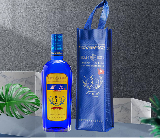 農(nóng)墾人藍(lán)優(yōu)酒