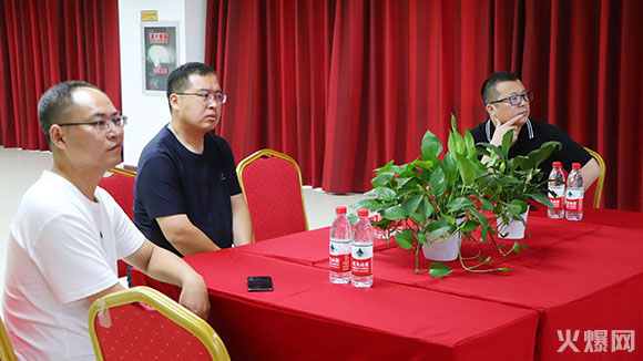 豫酒振興|河南省糖酒食品流通協(xié)會(huì)楊秘書長蒞臨火爆網(wǎng)考察調(diào)研!