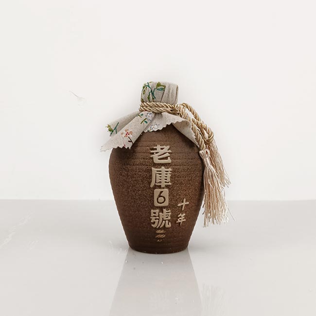 古鎮(zhèn)里四川老基酒勞苦6號(hào)十 濃香型白酒【42° 500ml】