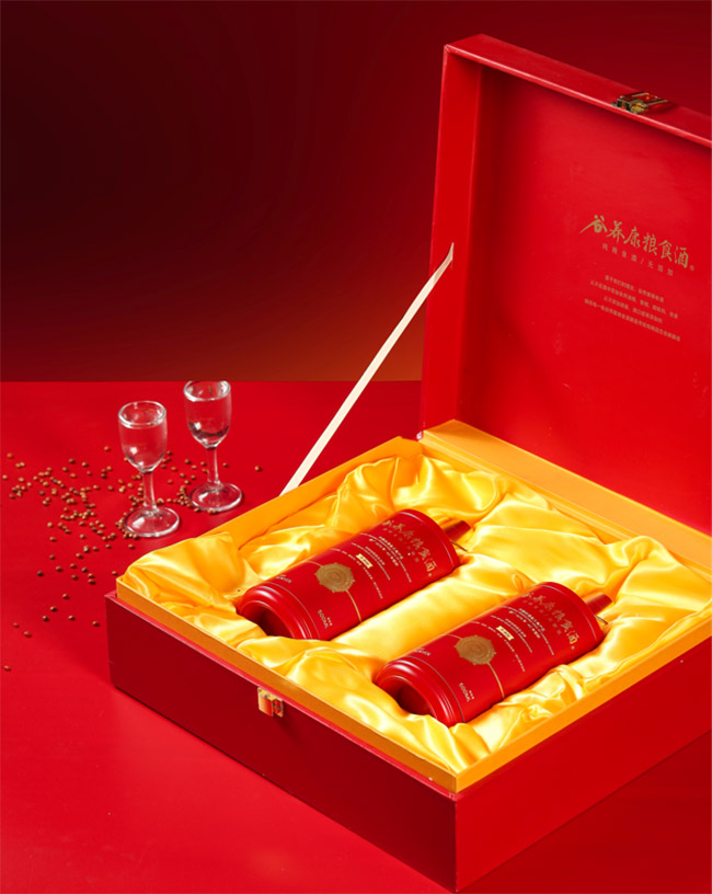 谷養(yǎng)康糧食酒紅年輪禮盒
